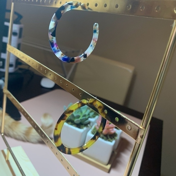 SALE💚 any 3 for $18 💚 Tortoise Acrylic Hoops Earrings Resin - Picture 2 of 5